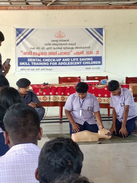 പ്രമാണം:36065 lifesaving skill2.jpg