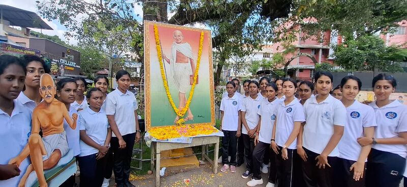 പ്രമാണം:42042 GANDHI JAYANTHI 3.jpg