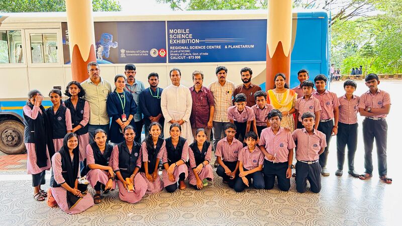 പ്രമാണം:47070-science exhibition.jpeg