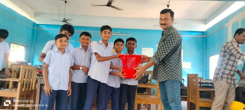 പ്രമാണം:12069 cleancampus 2.jpg