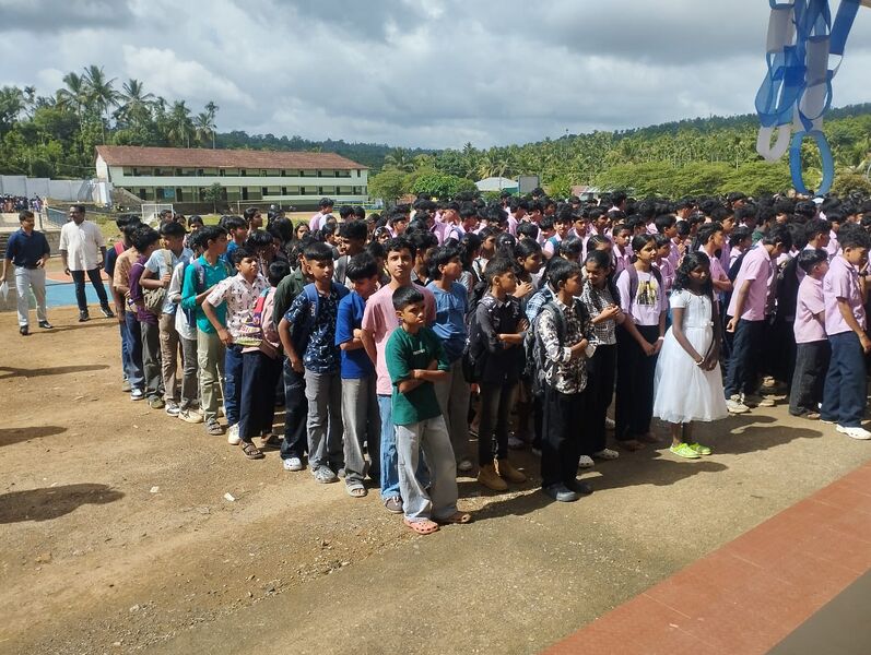 പ്രമാണം:15037 praveshanolsavam 06.jpeg