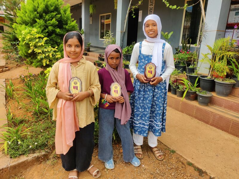 പ്രമാണം:15088 urdu star winners 2025-26.jpg