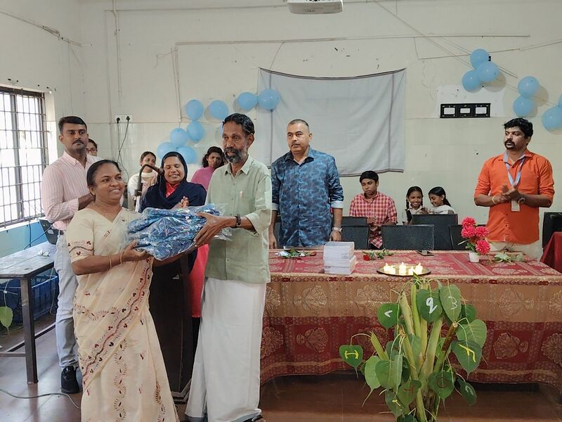 പ്രമാണം:17004 Opening Day 06.jpeg