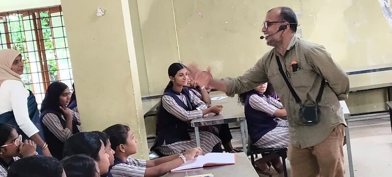 പ്രമാണം:18021 2025-26 basheerday.jpg