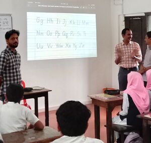 19009-ENGLISH HANDWRITING TRAINING B.jpg