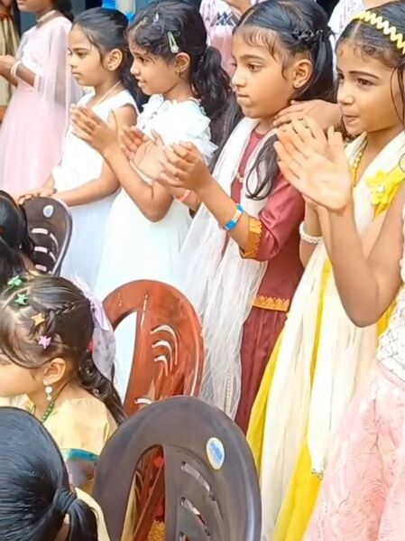 പ്രമാണം:19826 onam d.jpeg