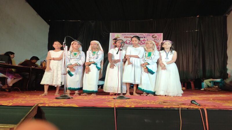 പ്രമാണം:19868-School Arts fest-2025.jpg