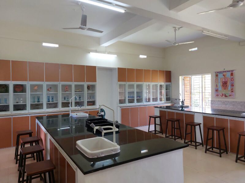 പ്രമാണം:20062 lab.jpg