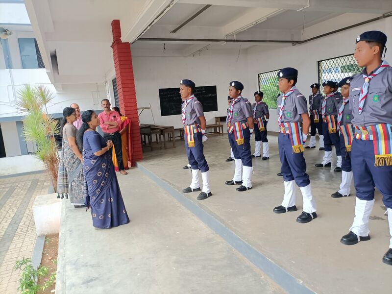 പ്രമാണം:21060-deo guard.jpg