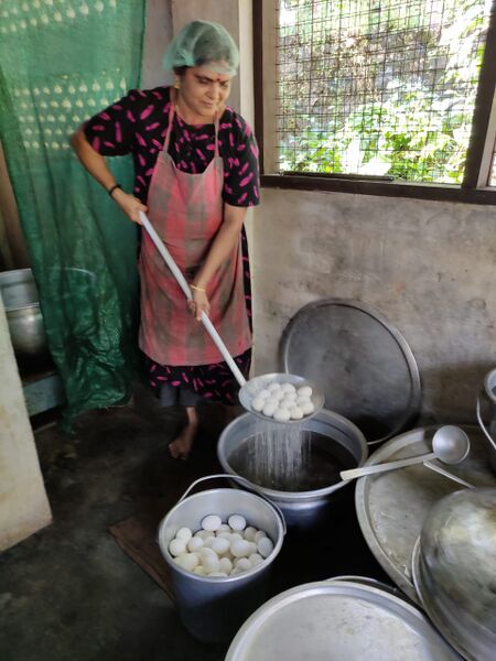 പ്രമാണം:32020 lunch 01.jpg