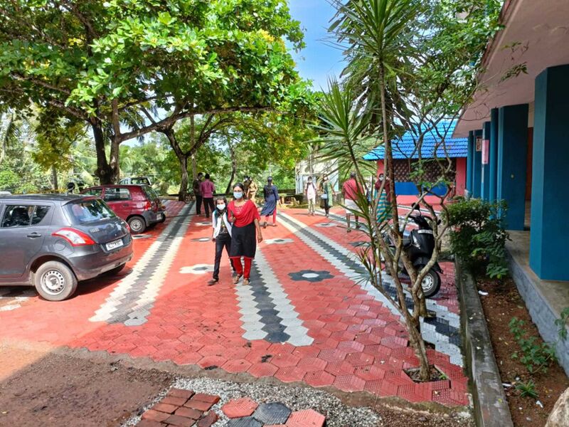 പ്രമാണം:BS21 TVM 44060 1.jpg